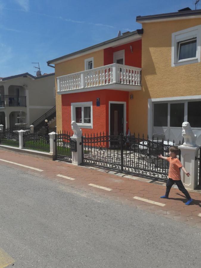 Radmani Apartments Porec Esterno foto